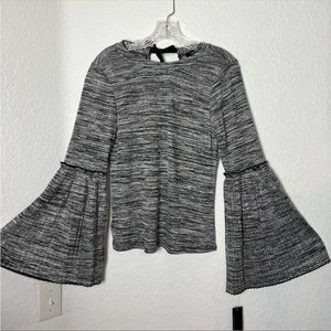 NWT Heart & Soul Black/Gray Print Long Bell Sleeve Top, Large